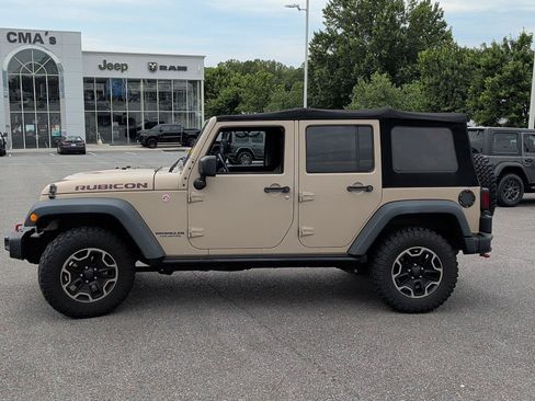 Used 2016 Jeep Wrangler Unlimited Rubicon AWD/4WD image 3