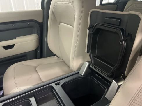 Used 2023 Land Rover Defender 130 S image 36