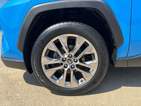 Used 2020 Toyota RAV4 XLE Premium AWD/4WD image 12