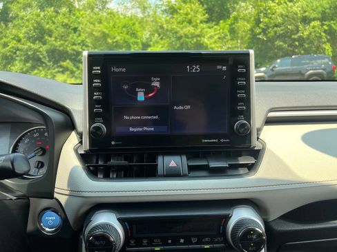Used 2022 Toyota RAV4 XLE w/ Convenience Package AWD/4WD image 21