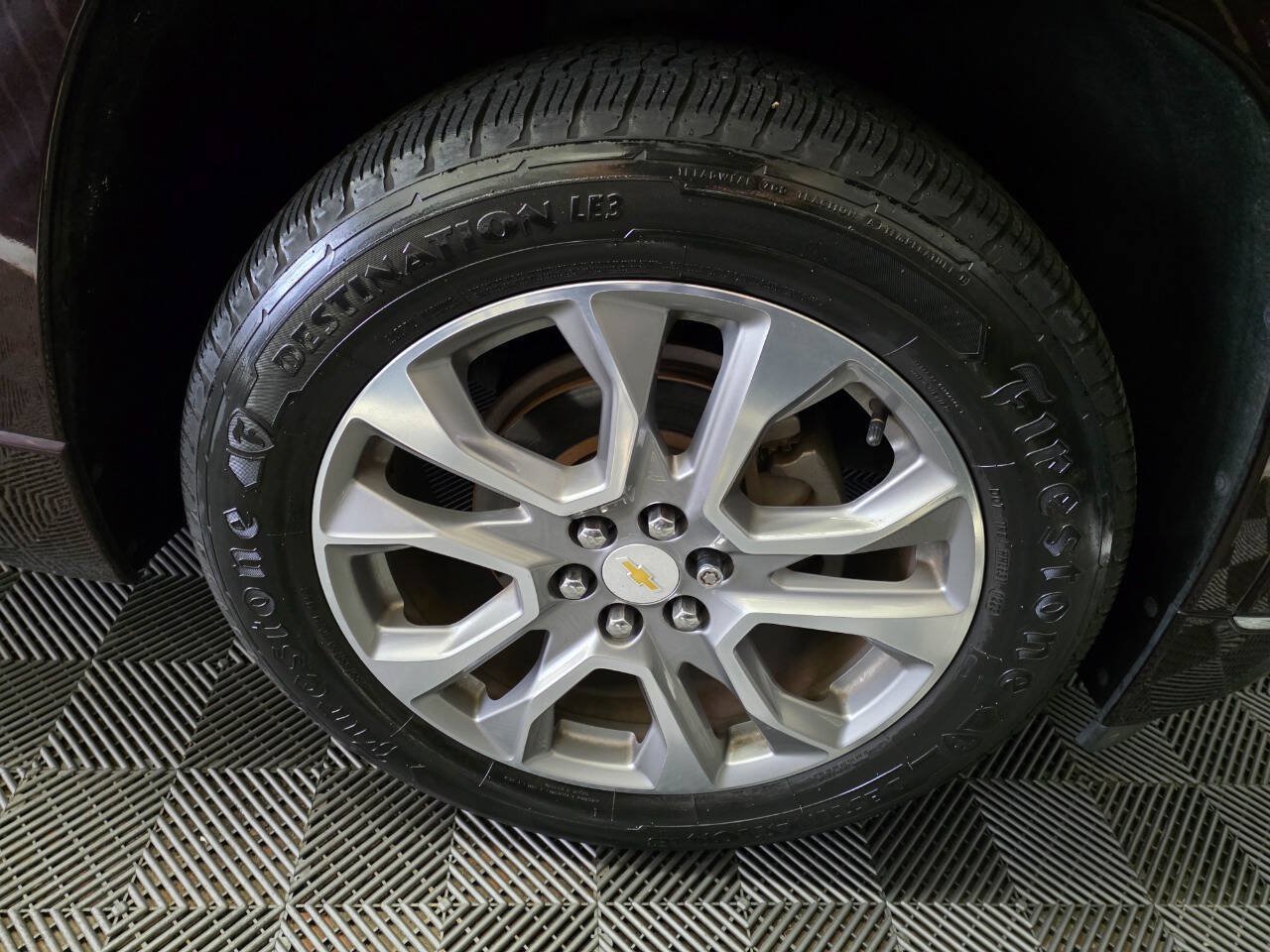 Used 2019 Chevrolet Traverse Premier w/ Driver Confidence II Package FWD image 40