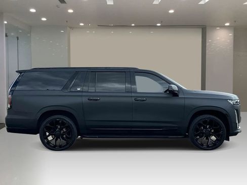 Used 2021 Cadillac Escalade ESV Sport w/ LPO, Illumination Package AWD/4WD image 5