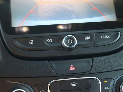 Used 2017 Chevrolet Malibu LT FWD image 23
