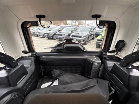 Used 2023 Jeep Wrangler Unlimited w/ Cold Weather Group image 35