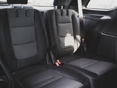 Used 2019 Ford Explorer XLT w/ Class III Trailer Tow Package image 25