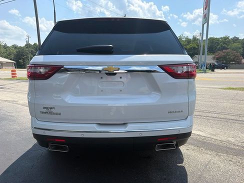 Used 2020 Chevrolet Traverse Premier FWD image 6