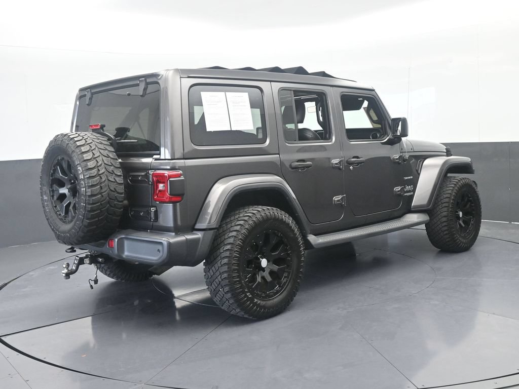 Used 2018 Jeep Wrangler Unlimited Sahara AWD/4WD image 6