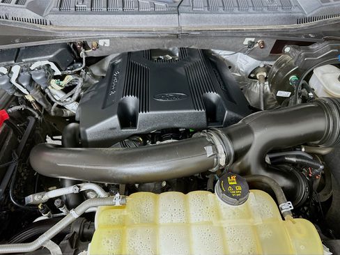 Used 2020 Ford F150 Lariat w/ Equipment Group 502A Luxury AWD/4WD image 34