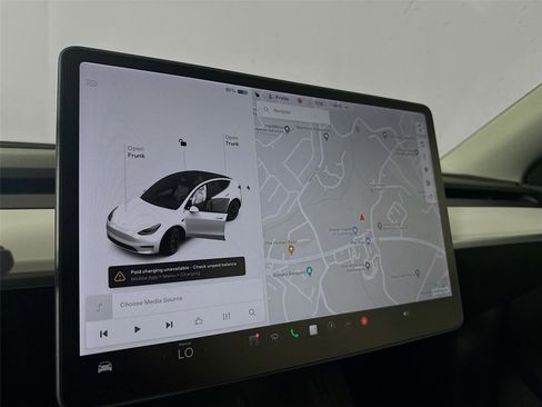 Used 2021 Tesla Model Y Long Range image 17