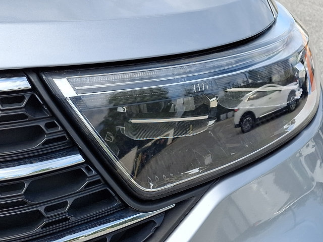 Used 2022 Ford Explorer XLT w/ Equipment Group 202A AWD/4WD image 12