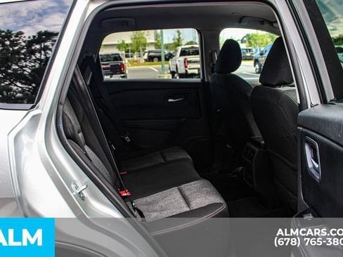 Used 2024 Nissan Rogue SV AWD/4WD image 18