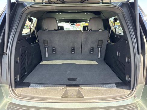 Used 2024 Chevrolet Suburban RST RWD image 28