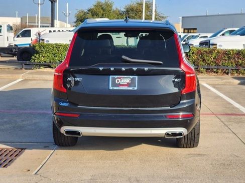 Used 2020 Volvo XC90 T6 Momentum image 12