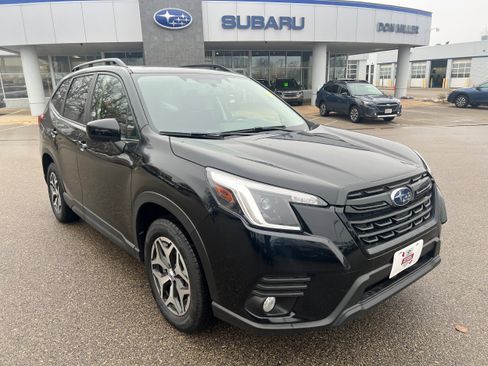 Certified 2023 Subaru Forester Premium image 1