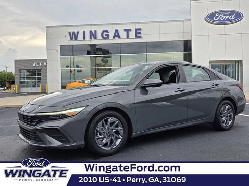 Used 2024 Hyundai Elantra SEL FWD image 1