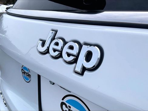 Used 2024 Jeep Compass Limited image 28