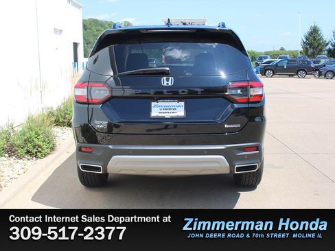 Certified 2025 Honda Pilot Touring image 5