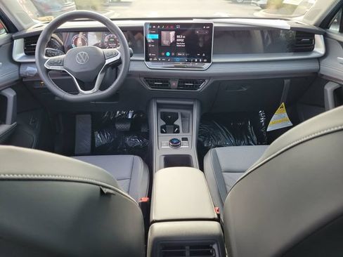 New 2026 Volkswagen Tiguan SE FWD image 13
