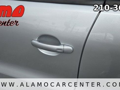 Used 2017 Volkswagen Tiguan S image 10