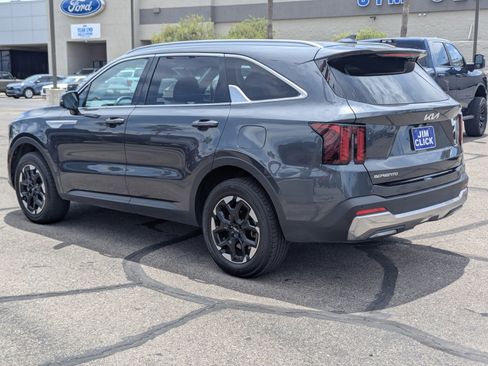 Used 2024 Kia Sorento S AWD/4WD image 4