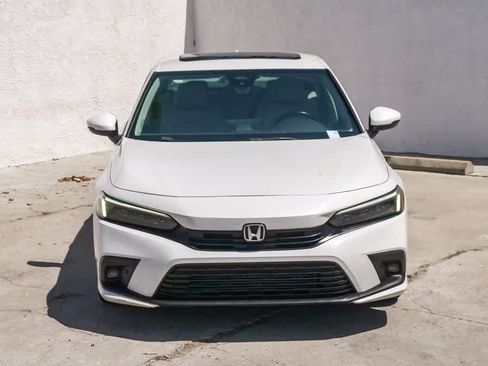 Used 2022 Honda Civic Touring image 2