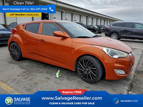 Used 2012 Hyundai Veloster w/ Style Pkg image 5
