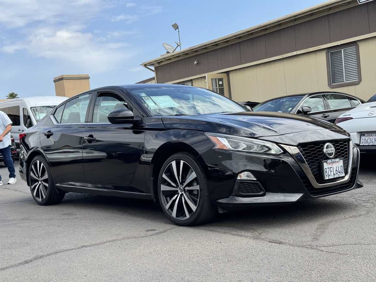 Used 2021 Nissan Altima 2.5 SR FWD image 4