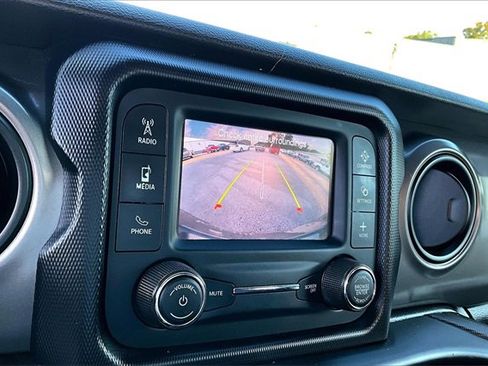 Used 2021 Jeep Wrangler Sport image 13