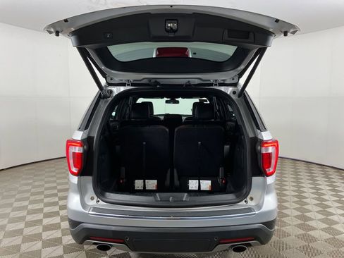 Used 2018 Ford Explorer XLT w/ Equipment Group 202A image 27