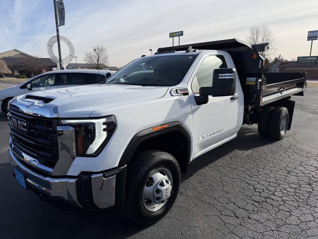 Used 2024 GMC Sierra 3500 Pro w/ Convenience Package AWD/4WD image 3