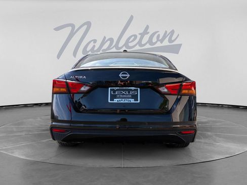 Used 2025 Nissan Altima 2.5 SV FWD image 8