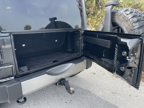 Used 2015 Jeep Wrangler Sport image 38