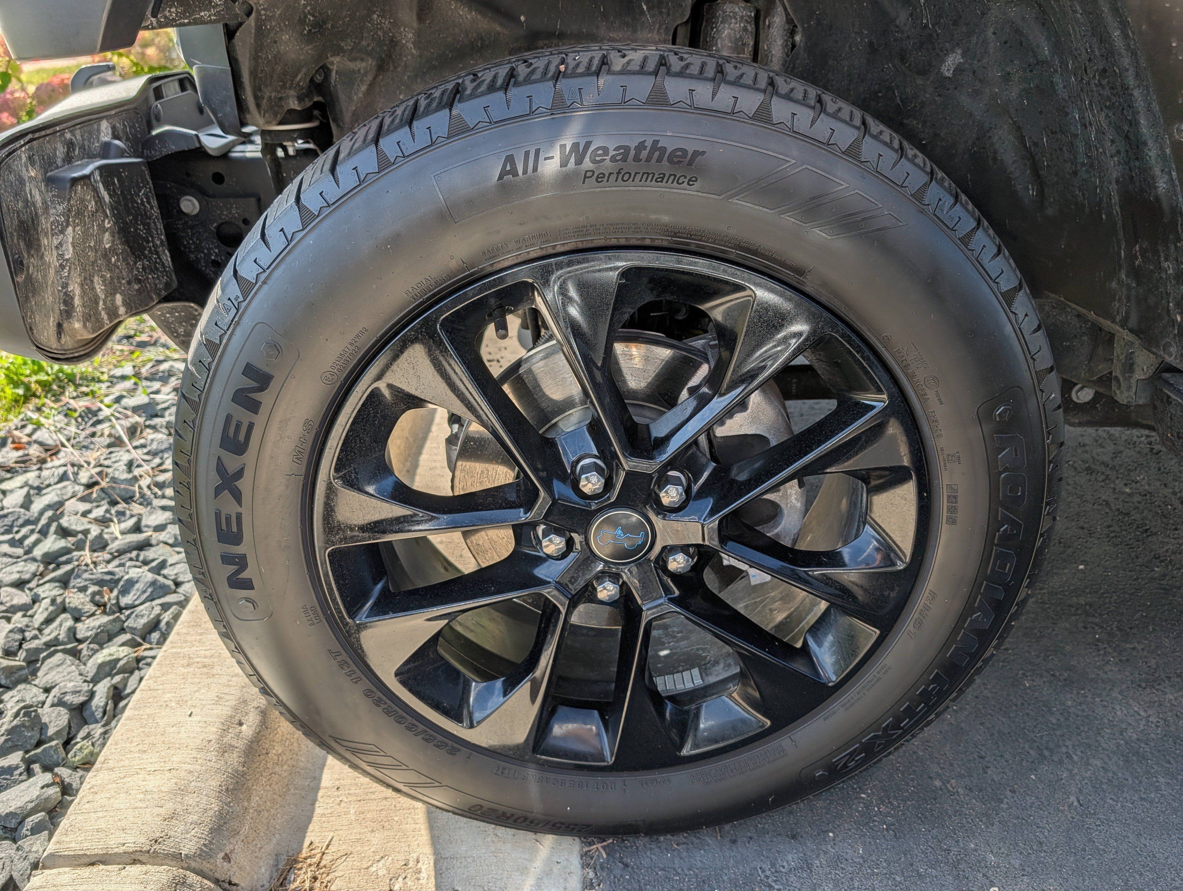 Used 2025 Jeep Wrangler Unlimited Sahara AWD/4WD image 15
