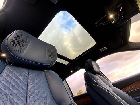 New 2026 Cadillac Vistiq Premium Luxury image 34