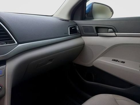 Used 2018 Hyundai Elantra SE FWD image 27