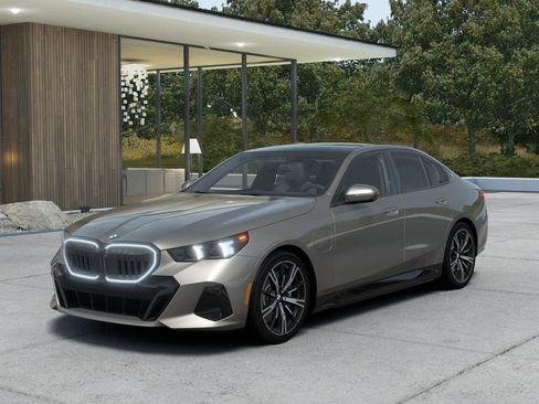 New 2026 BMW 550e xDrive image 1