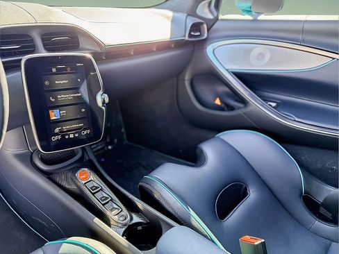 Used 2025 McLaren Artura Spider image 25