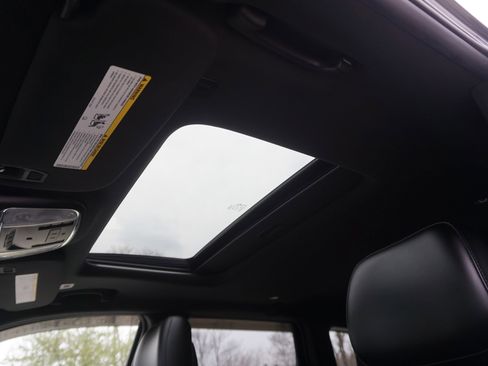 Used 2019 Jeep Grand Cherokee Limited AWD/4WD image 14
