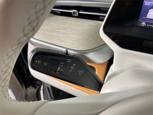 New 2025 Volkswagen ID. Buzz Pro S Plus image 10