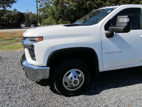 Used 2022 Chevrolet Silverado 3500 LT w/ Convenience Package image 10