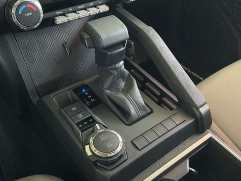 Used 2026 Toyota Tacoma SR5 AWD/4WD image 18