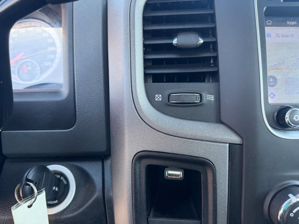 Used 2013 RAM 1500 Express RWD image 29