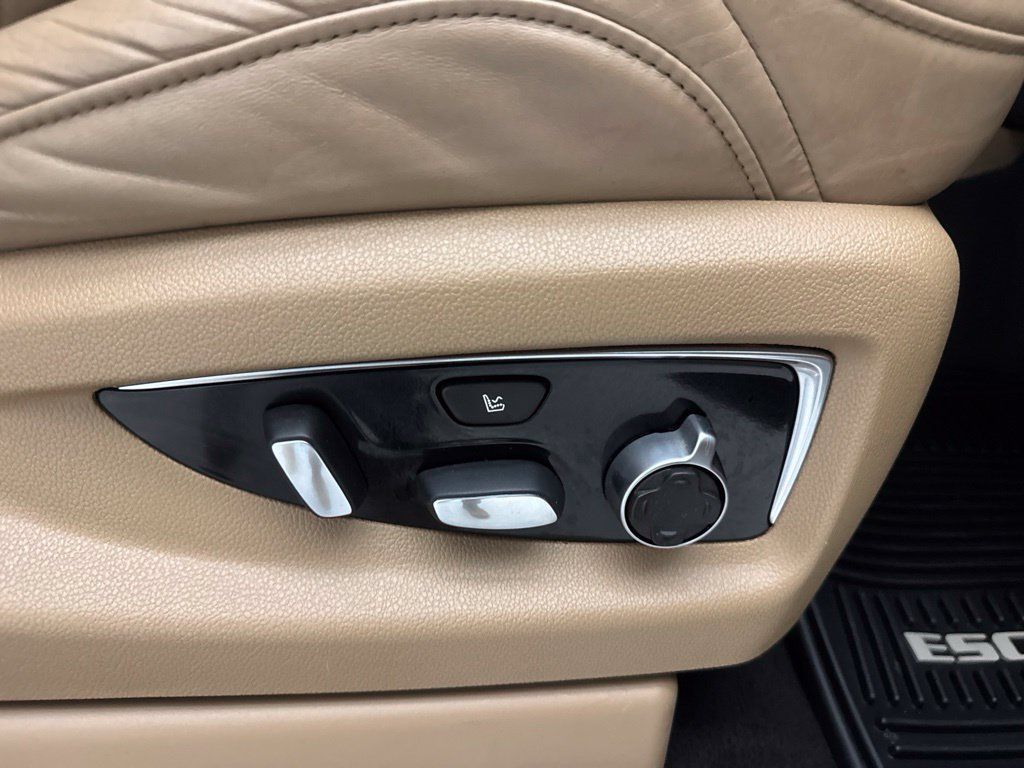 Used 2018 Cadillac Escalade ESV Platinum AWD/4WD image 73