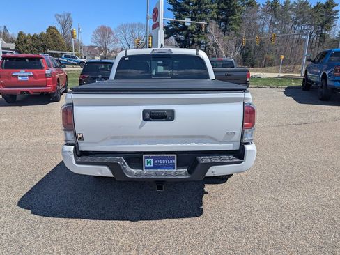 Used 2023 Toyota Tacoma TRD Sport AWD/4WD image 4