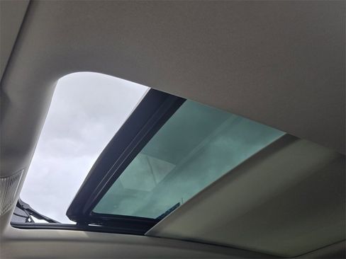 Certified 2025 Volkswagen Atlas SE w/ Panoramic Sunroof Package image 21