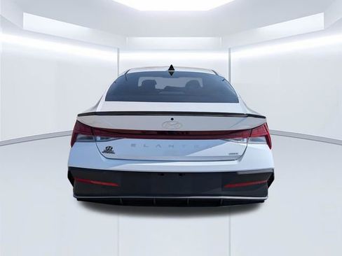 Certified 2025 Hyundai Elantra SEL image 5
