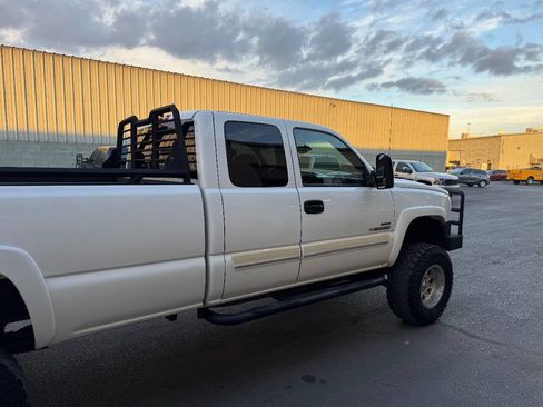 Used 2006 Chevrolet Silverado 2500 W/T w/ Skid Plate Package image 12