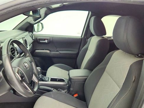 Used 2022 Toyota Tacoma TRD Sport image 18