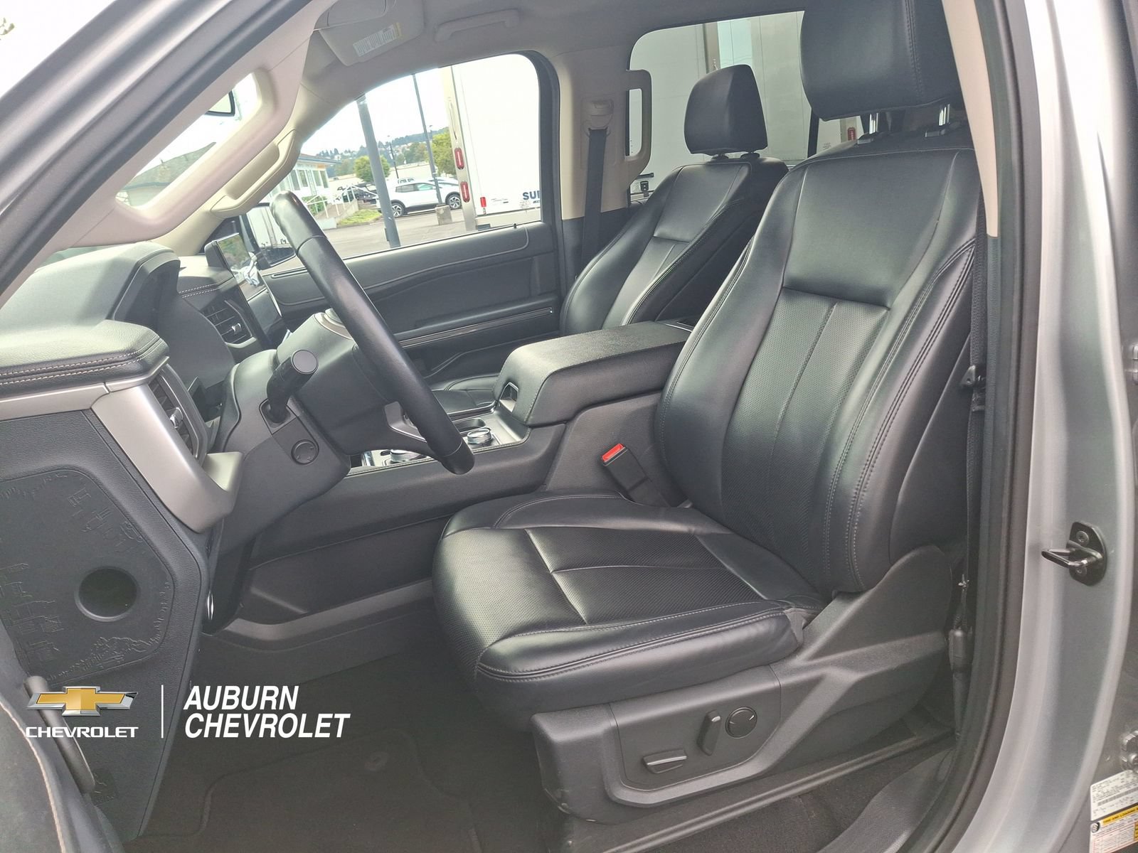 Used 2024 Ford Expedition XLT AWD/4WD image 17