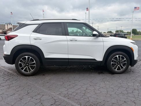 Used 2025 Chevrolet TrailBlazer LT FWD image 4
